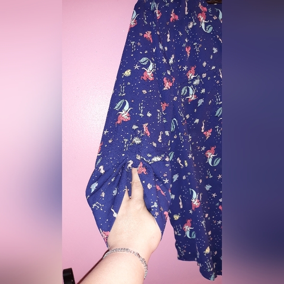 New 3x Disney The Little Mermaid Harper Blouse  Georgette Ariel & Flounder Navy - Picture 8 of 13